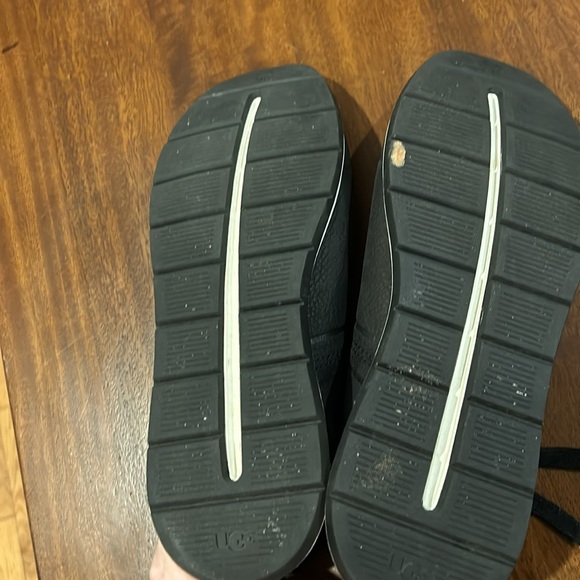 UGGS Sneakers - Picture 4 of 5